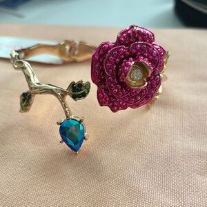 New, never used  flower bangle. Elegant Pink and Gold Floral Bracelet